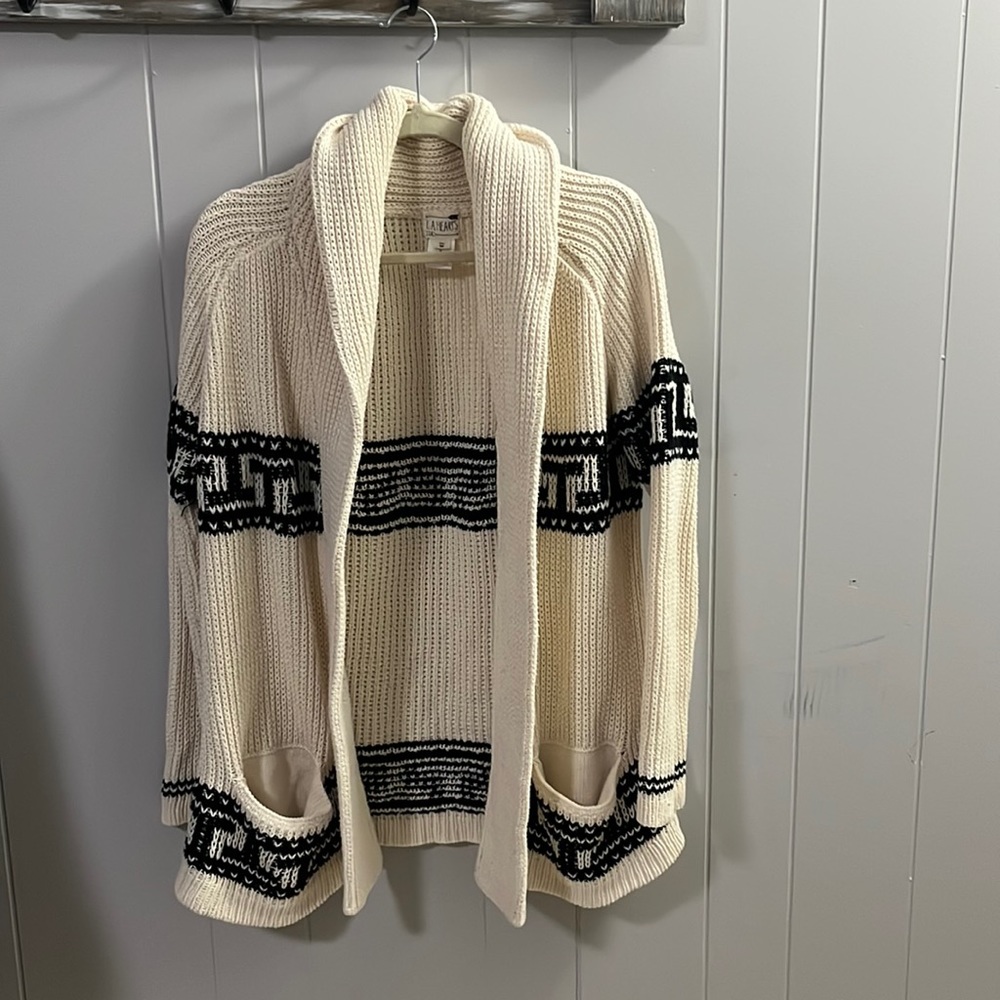 Medium L.A. Hearts knit cream cardigan sweater with black Aztec design